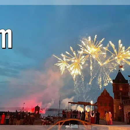 펜션 Dat-klinkerhus-auf-ruegen-xxl-urlaubsparadies-nahe-ostseestrand-nationalpark-fuer-17-gaeste 글로페