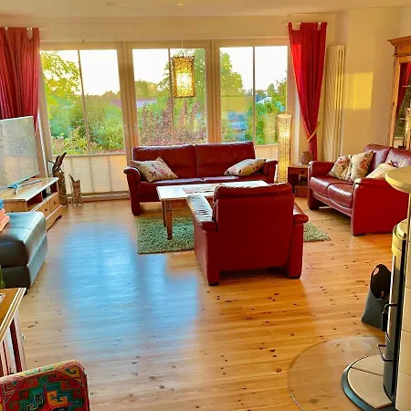 Dat-klinkerhus-auf-ruegen-xxl-urlaubsparadies-nahe-ostseestrand-nationalpark-fuer-17-gaeste