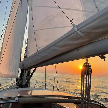 Dat-klinkerhus-auf-ruegen-xxl-urlaubsparadies-nahe-ostseestrand-nationalpark-fuer-17-gaeste 펜션 *