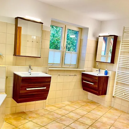 Dat-klinkerhus-auf-ruegen-xxl-urlaubsparadies-nahe-ostseestrand-nationalpark-fuer-17-gaeste