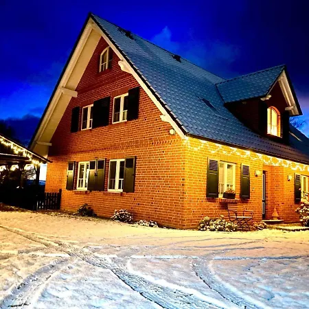 Dat-klinkerhus-auf-ruegen-xxl-urlaubsparadies-nahe-ostseestrand-nationalpark-fuer-17-gaeste * 글로페