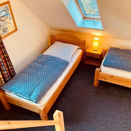 Dat-klinkerhus-auf-ruegen-xxl-urlaubsparadies-nahe-ostseestrand-nationalpark-fuer-17-gaeste *