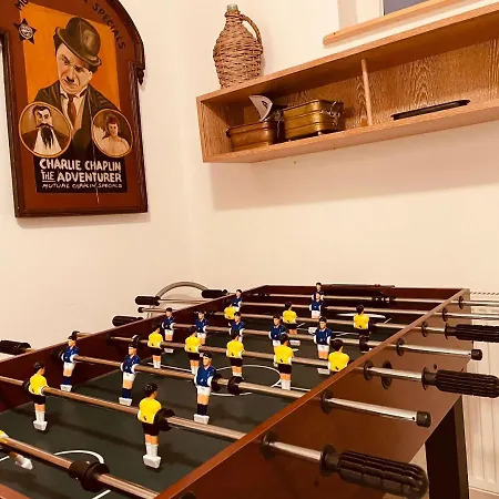 펜션 Dat-klinkerhus-auf-ruegen-xxl-urlaubsparadies-nahe-ostseestrand-nationalpark-fuer-17-gaeste