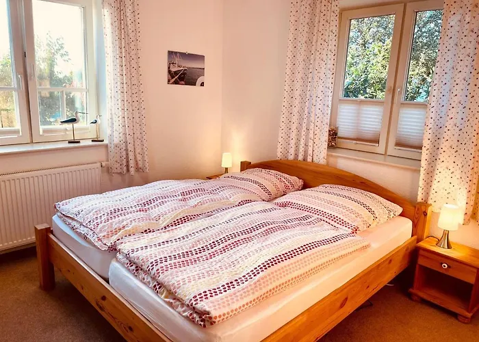 بيت للعطل Dat-klinkerhus-auf-ruegen-xxl-urlaubsparadies-nahe-ostseestrand-nationalpark-fuer-17-gaeste