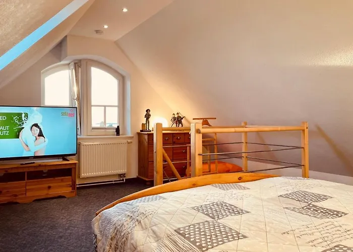 Dat-klinkerhus-auf-ruegen-xxl-urlaubsparadies-nahe-ostseestrand-nationalpark-fuer-17-gaeste بيت للعطل