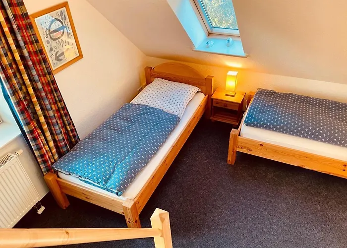 Dat-klinkerhus-auf-ruegen-xxl-urlaubsparadies-nahe-ostseestrand-nationalpark-fuer-17-gaeste *