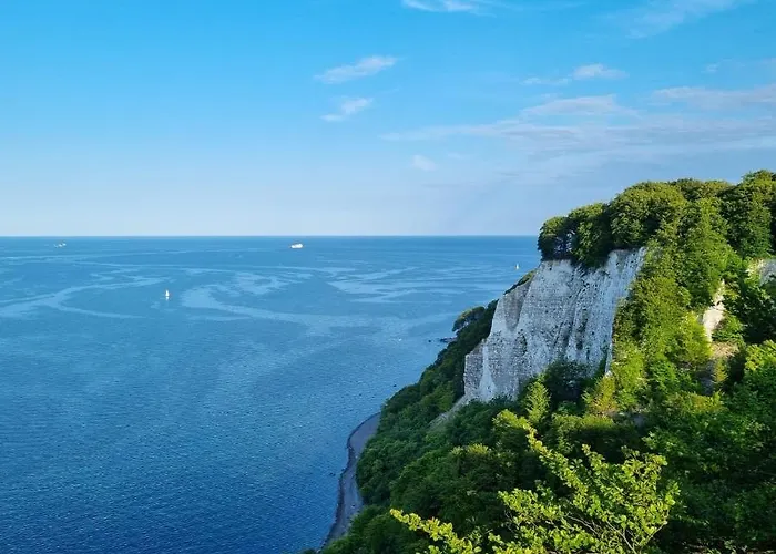 Dat-klinkerhus-auf-ruegen-xxl-urlaubsparadies-nahe-ostseestrand-nationalpark-fuer-17-gaeste * غلوفي