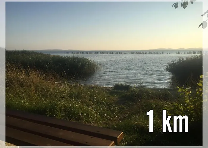 Dat-klinkerhus-auf-ruegen-xxl-urlaubsparadies-nahe-ostseestrand-nationalpark-fuer-17-gaeste بيت للعطل